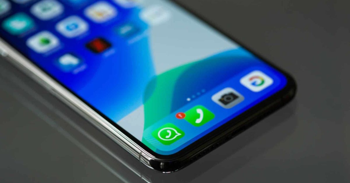 WhatsApp app e e-mail